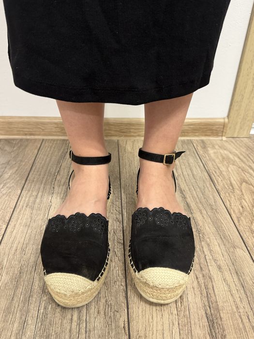 Босоніжки розмір 37