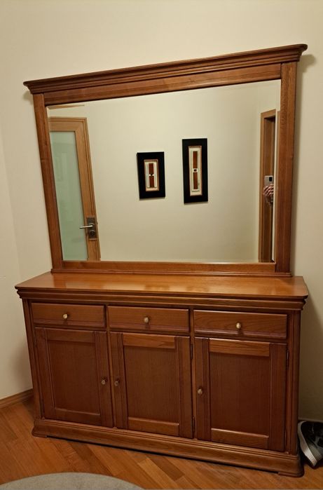 Sapateira em excelente estado