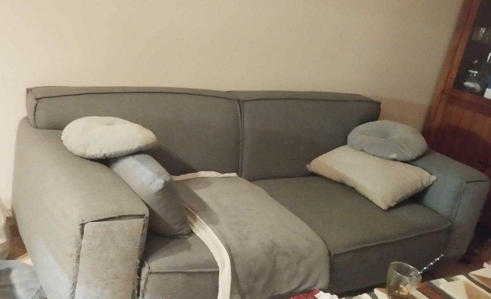 Szara kanapa nowoczesny design