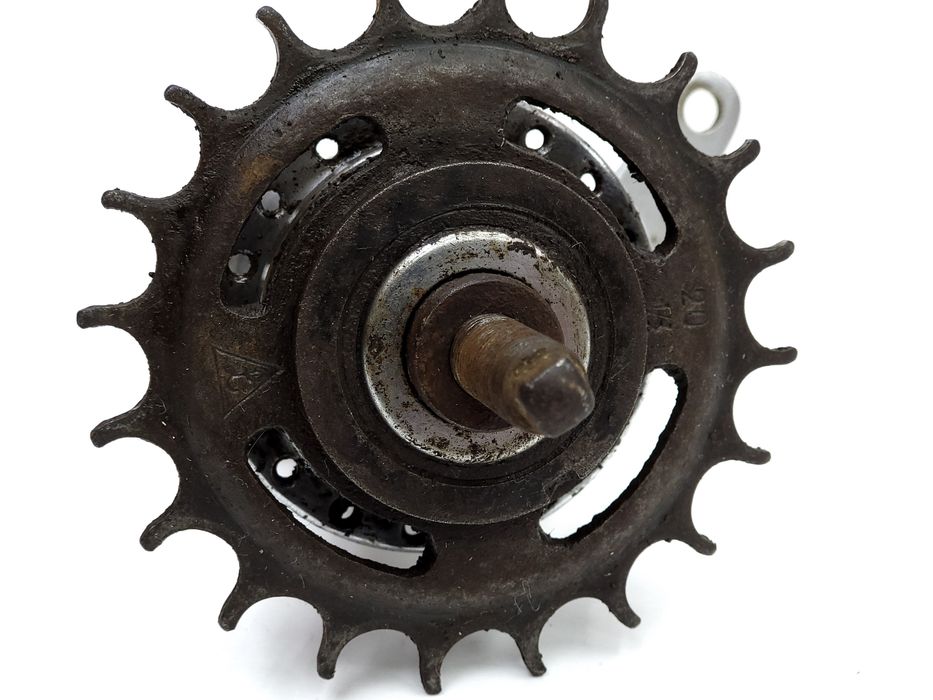 Piasta tylna torpedo ZZR Łucznik Romet Mesko z kalamitką PRL