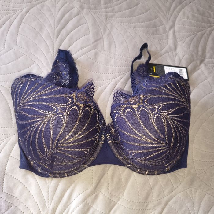 Wonderbra modelujący koronkowy stanik do dekoltów 75I Nowy