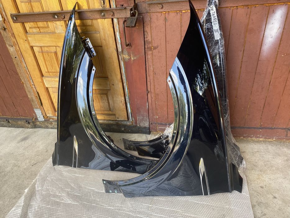 Крило переднє Touareg CR