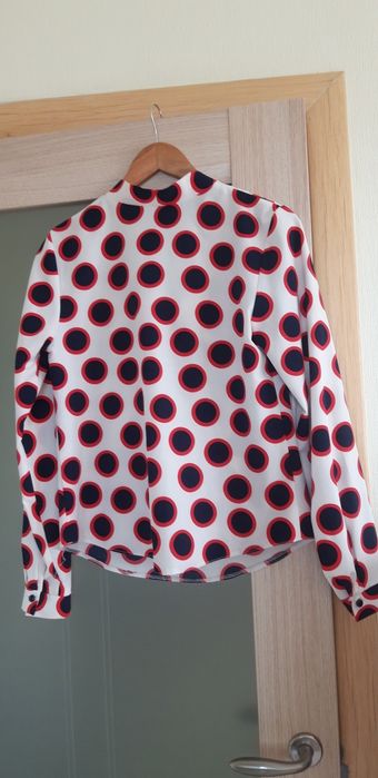 HelenA Шикарная шёлковая блузочка(шёлк отличного качетва).Фирма Helena