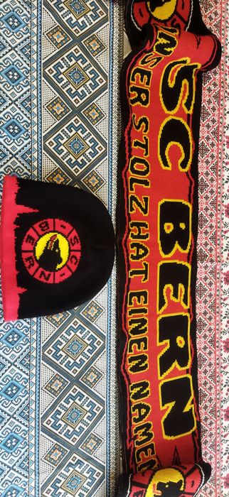 Шапка і шарф хокейного клуба