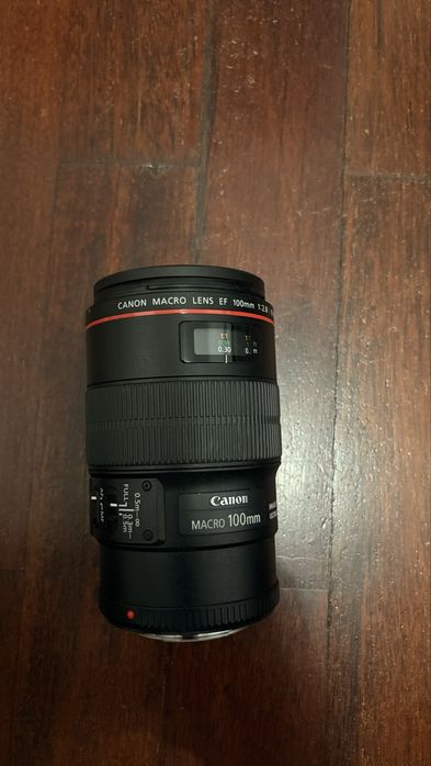 Canon EF 100mm f/2.8L Macro IS USM