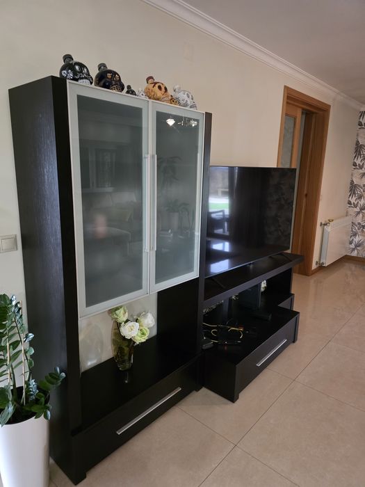 Móveis de sala, mesa e cadeiras