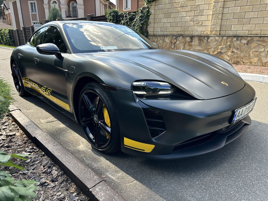 Porsche Taycan 4S+