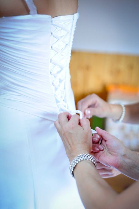 Suknia ślubna z trenem 36/38