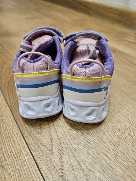 Adidasy błyszczące rozmiar 26