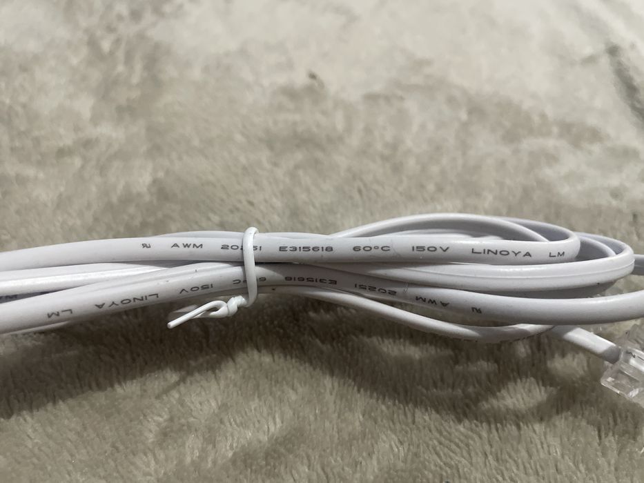 Cabos de rede brancos