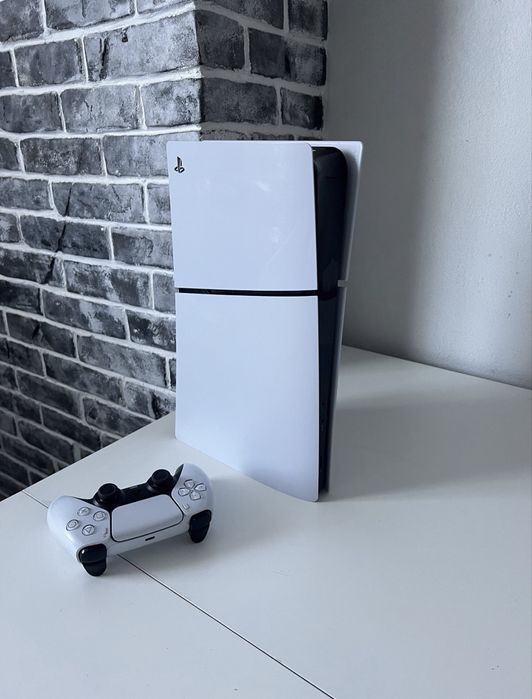 PS 5 Slim 1Tb + 2 геймпада