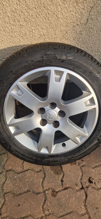 Koła 16" Toyota Prius 2 opony lato