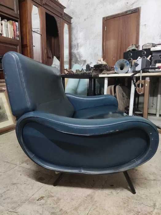 Conjunto de Sofá e Poltrona Vintage – Anos 50