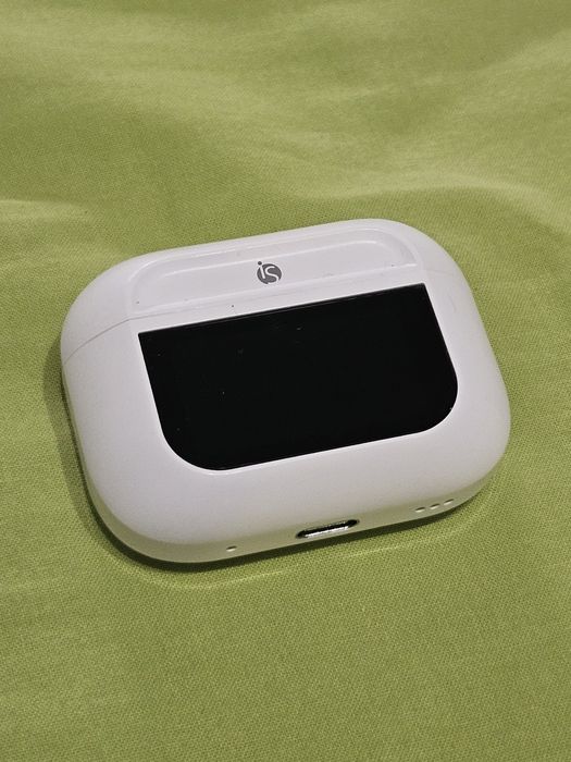 iS MusicPods (AirPods com ecrã digital)