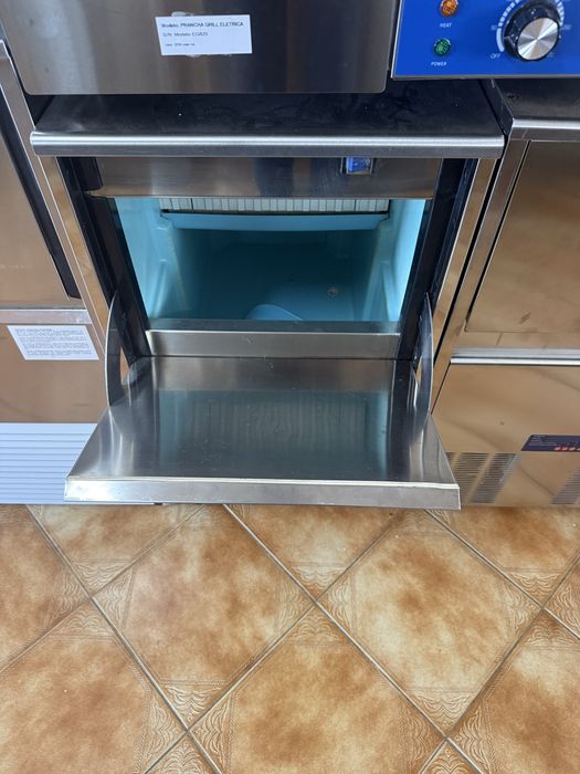 Máquina de Gelo ITV DELTA 45 kg  , MUITO MUITO NOVA