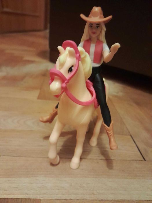 kinder niespodzianka zabawka barbie