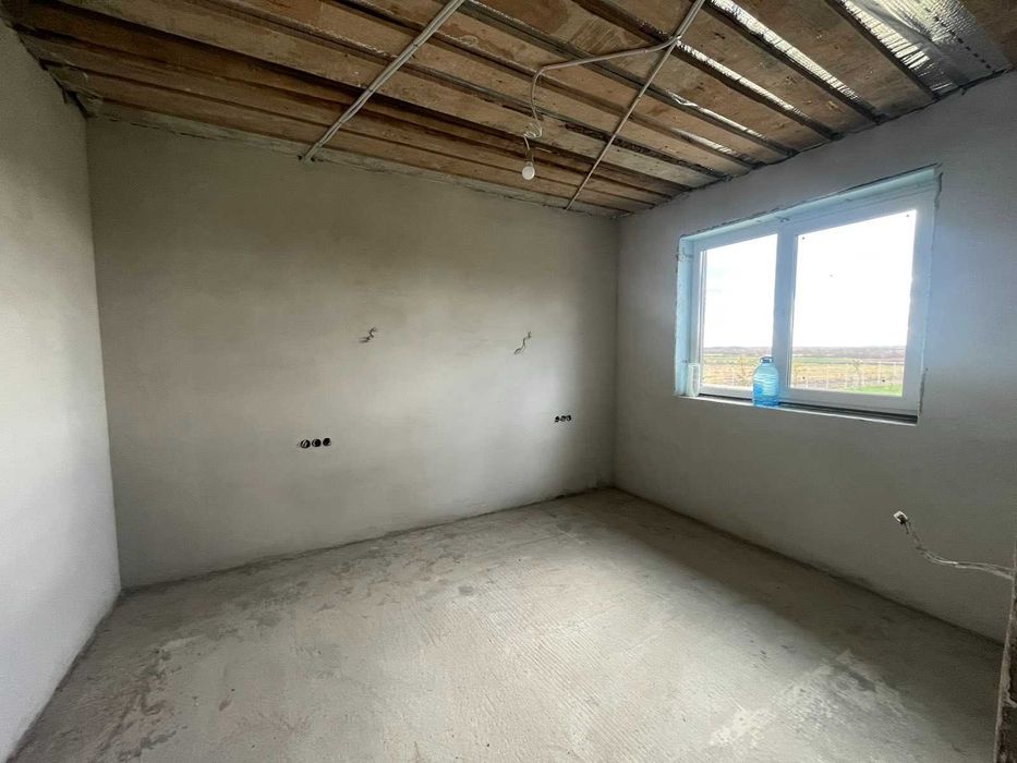 Будинок новобудова (коробка під чистову обробку)