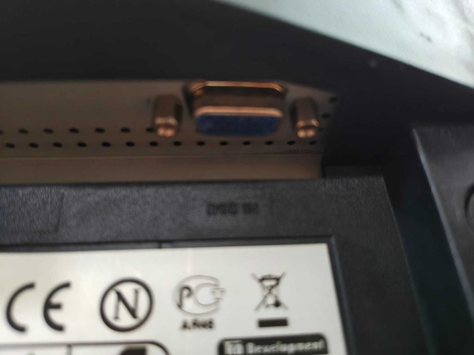 Monitor samsung syncmaster 740n