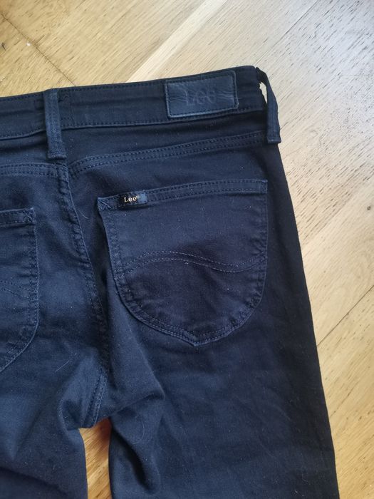 Lee scarlet 27/31 wąska nogawka