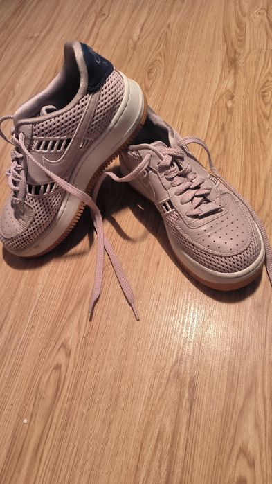 Взуття для дівчинки