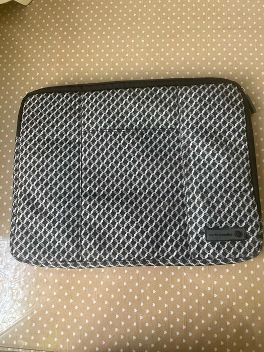 Etui na laptopa z grubego materiału