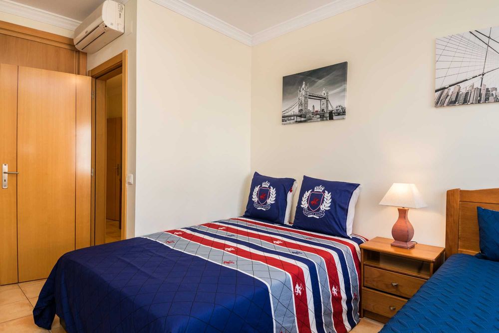 Apartamento T2 Ate 6 Pessoas com Ar condicionado, Wi-fi, Canais Premium, Sport Tv, Atoalhados Incluídos