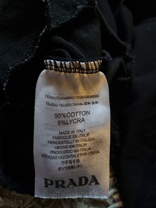 Czarna bluza z kapturem na zamek Prada krótka