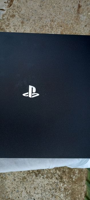 Playstation 4 pro como nova