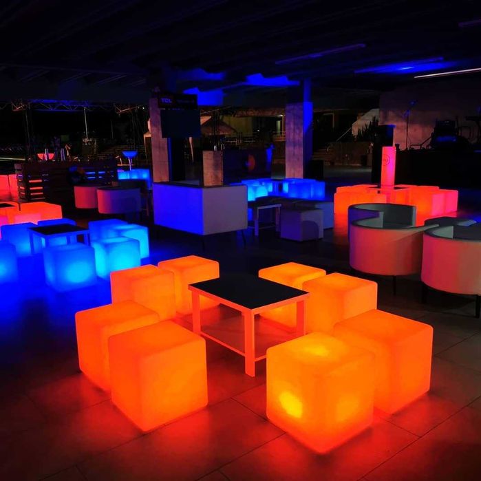 Mobiliario em plastico resistente