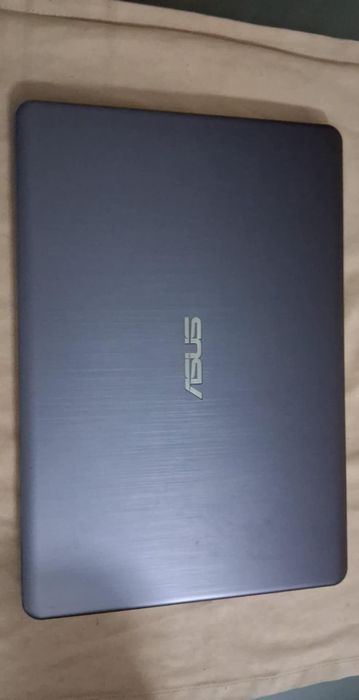 Vendo PC portátil marca Asus