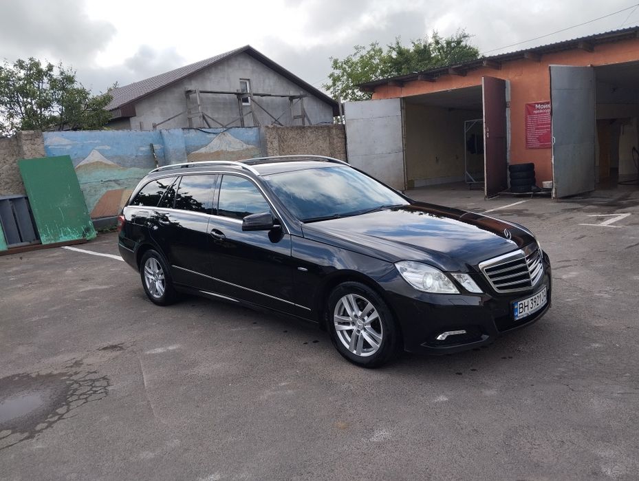 Продам срочно автомобиль