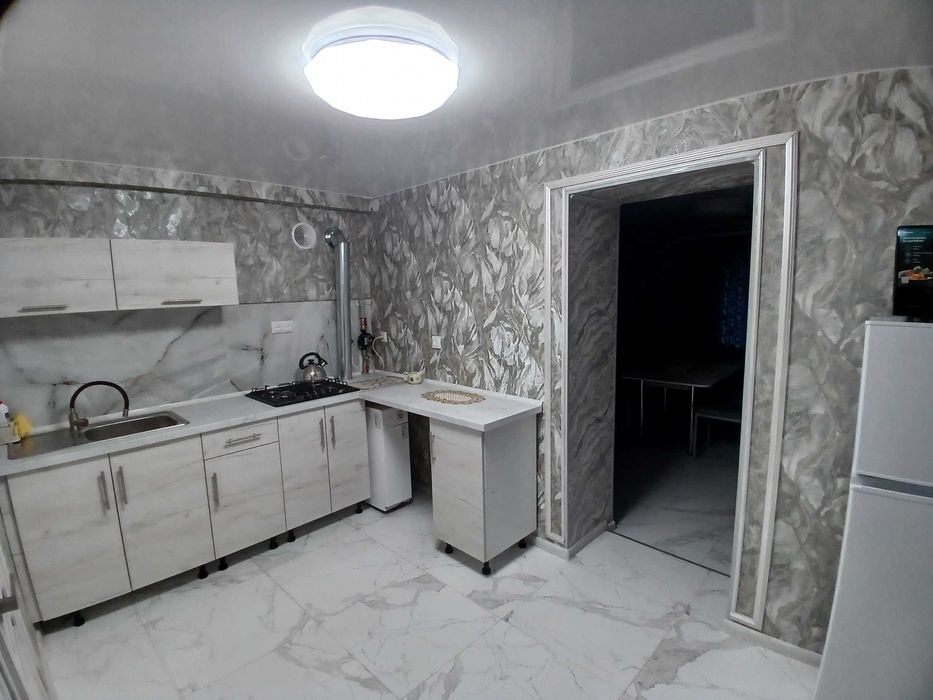 Продам уютный новый теплый дом с беседкой.