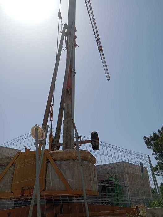 Grua automontante monofasica Operacional