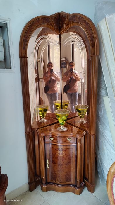 Moveis de apoio estado novo