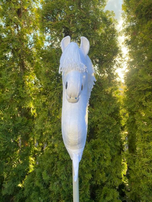 Aktualne ujeżdżeniowy biały hobby horse A3