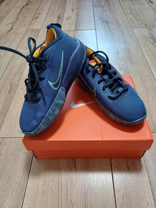 Кросівки Nike IsoFly GS Маленький баскетболіст для двійні близнят