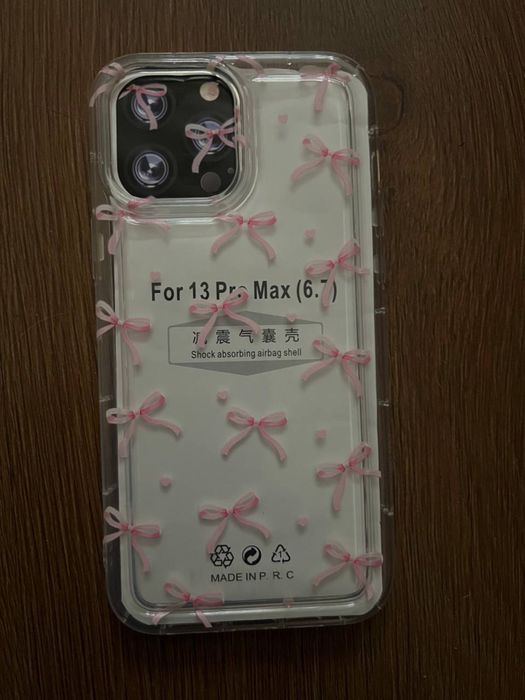 Чехлы и защитное стекло на iPhone 13 Pro Max