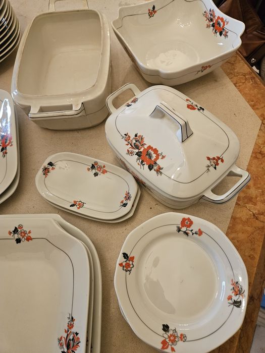 Conjunto de jantar Vista Alegre de colecção  1947