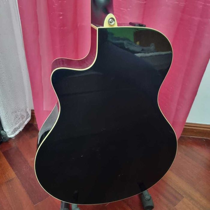 Guitarra Yamaha APX 500 II