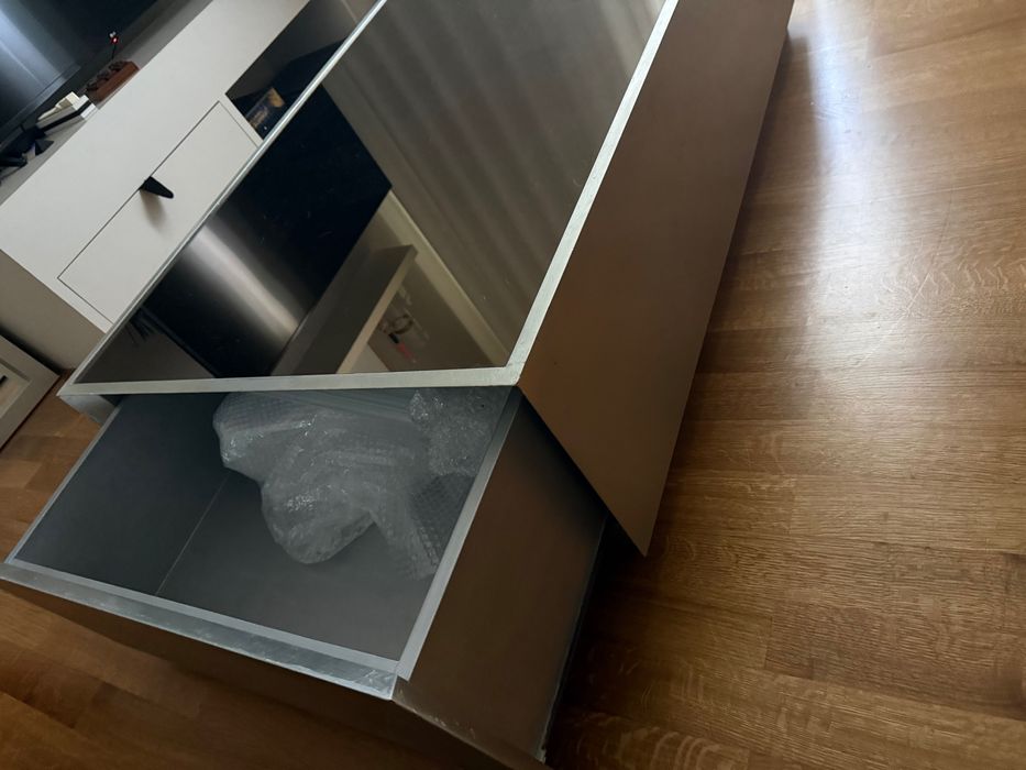 Mesa de sala espelhada