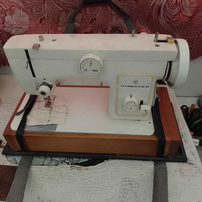 Швейная машинка Чайка 132м