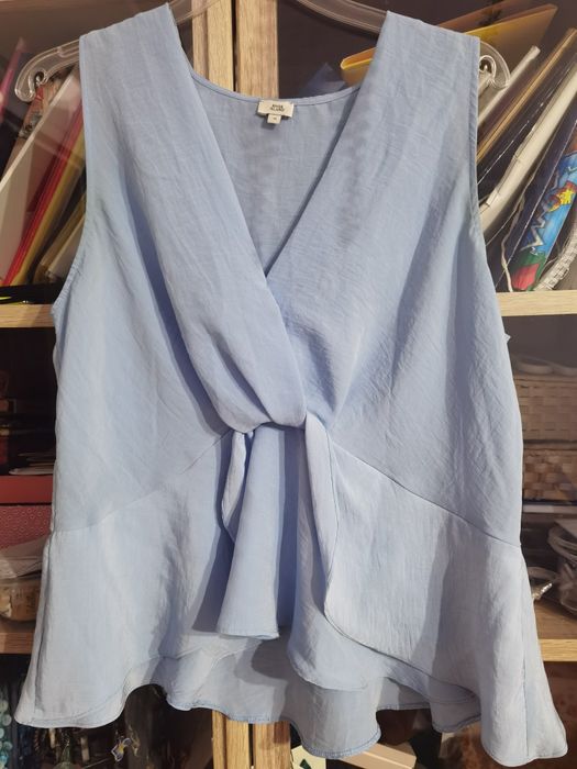 Bluzka Top niebieska falbanki r. 44