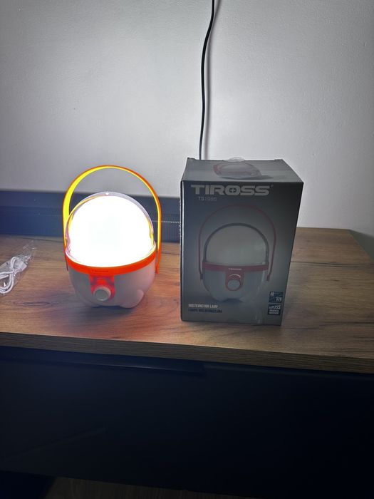 Продам кемпінговий ліхтарик tiross