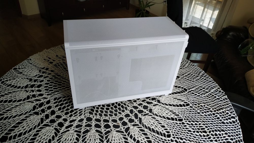 Komputer RX 9070 Ryzen 7700 24gb ram Windows 11