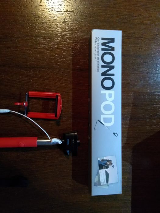 Monopod (selfies)