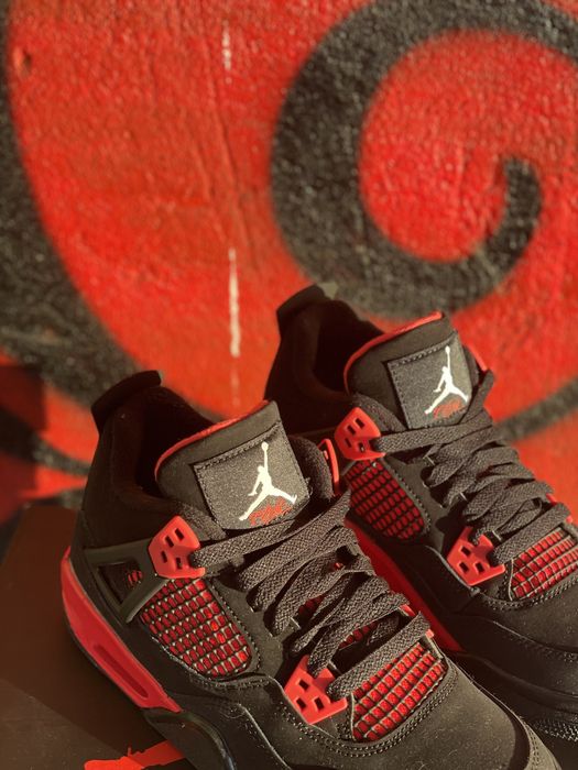 Air Jordan Retro 4 Red Thunder 2022