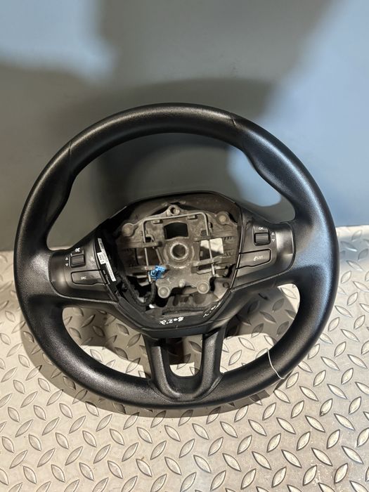 Volante Peugeot 208