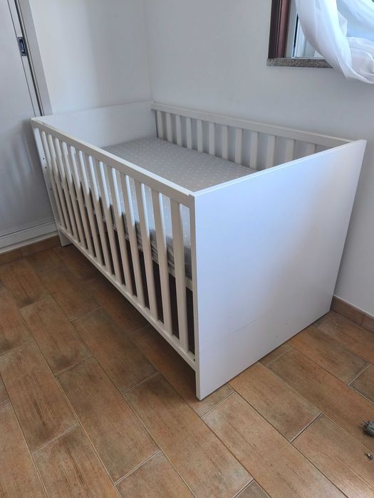 Cama de bebé convertível