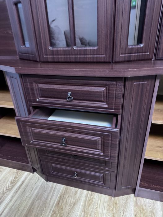 Продам стінку для вітальні