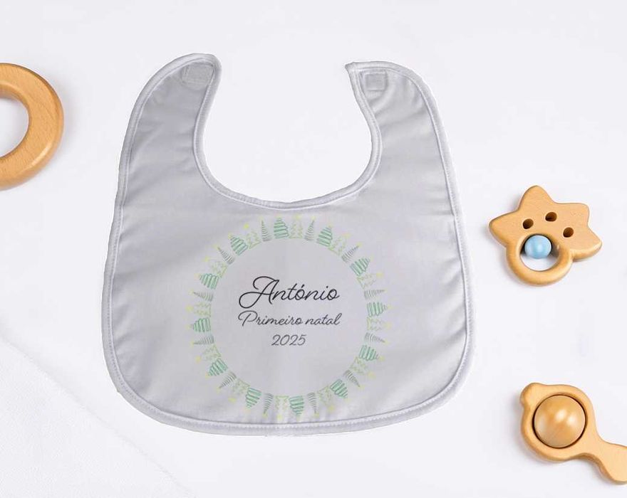 Babete Personalizado “Primeiro Natal"– Nome do Bebé | Natal 2025
